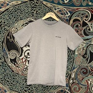 Columbia Grey Dri-fit shirt